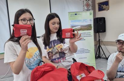  Academia Transfrontalieră „Primii Respondenți”  a pregătit o nouă generație de tineri gata să acționeze în situații de urgență Ungheni, 22 iunie 2026 Douăzeci de tineri din Republica Moldova și România au învățat, timp de cinci zile, cum să reacționeze în situații de urgență, să ofere sprijin comunității și să contribuie la construirea unor localități mai sigure și mai reziliente. Academia Transfrontalieră „Primii Respondenți” a oferit participanților nu doar cunoștințe practice și teoretice, ci și oportun